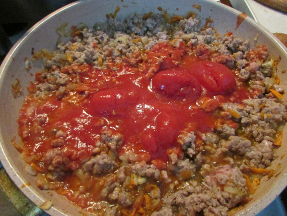 Кабачки, фаршированные мясным фаршем и рисом Кабачки, фаршированные мясным фаршем и рисом