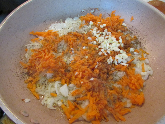 Кабачки, фаршированные мясным фаршем и рисом Кабачки, фаршированные мясным фаршем и рисом