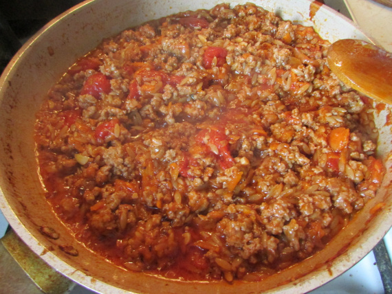 Кабачки, фаршированные мясным фаршем и рисом Кабачки, фаршированные мясным фаршем и рисом