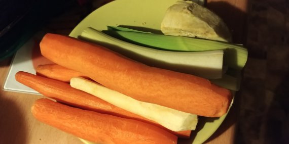 Солянка с капустой по-домашнему Солянка с капустой по-домашнему