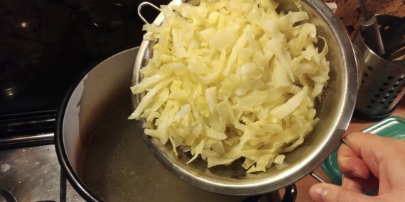 Солянка с капустой по-домашнему Солянка с капустой по-домашнему