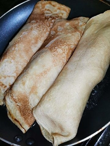 Блины с сосисками и сыром Блины с сосисками и сыром