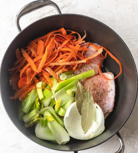 Куриный суп с рисом и овощами Куриный суп с рисом и овощами