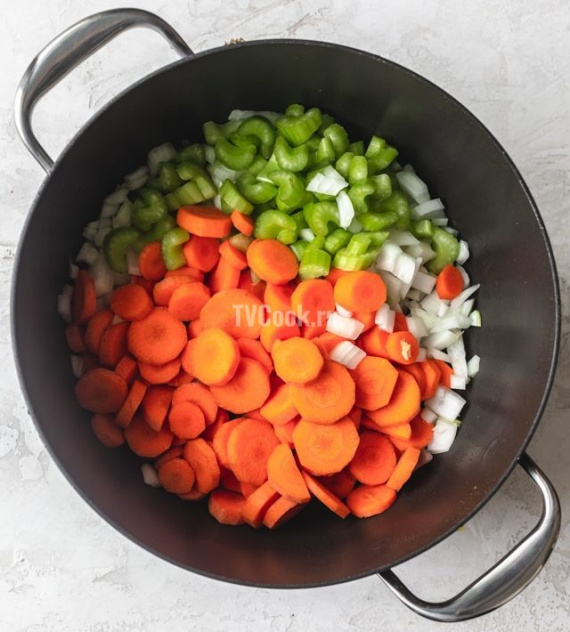 Куриный суп с рисом и овощами Куриный суп с рисом и овощами