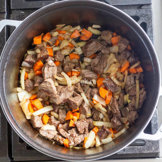 Картошка, тушеная с мясом Картошка, тушеная с мясом