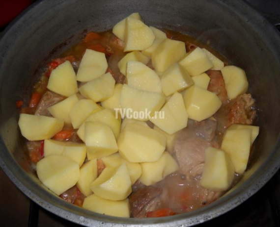 Тушеное мясо с картошкой Тушеное мясо с картошкой