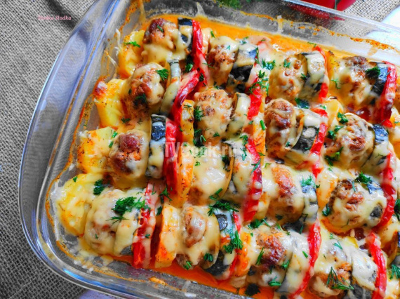 Кабачковая запеканка с фаршем Кабачковая запеканка с фаршем