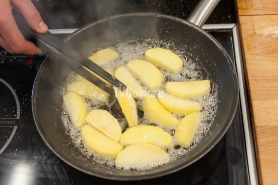 Гусь, фаршированный яблоками Гусь, фаршированный яблоками