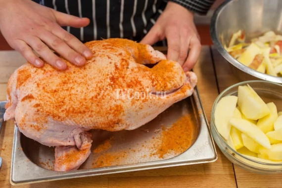 Гусь, фаршированный яблоками Гусь, фаршированный яблоками