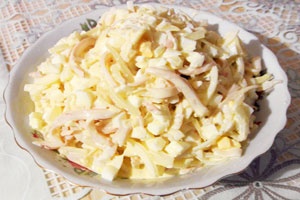 Салат из кальмаров с луком Салат из кальмаров с луком