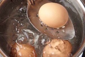 Салат из кальмаров с луком Салат из кальмаров с луком