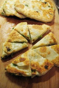 Лепешки с зеленым луком Лепешки с зеленым луком