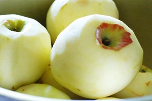 Штрудель из слоеного теста с яблоками Штрудель из слоеного теста с яблоками