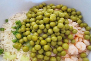 Салат с рисом и креветками Салат с рисом и креветками
