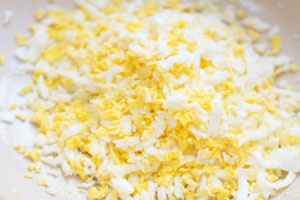 Салат курица с ананасами слоями Салат курица с ананасами слоями