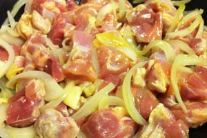 Курица в майонезе с картошкой Курица в майонезе с картошкой