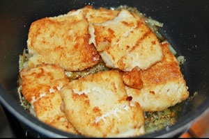 Рыба жареная с луком Рыба жареная с луком