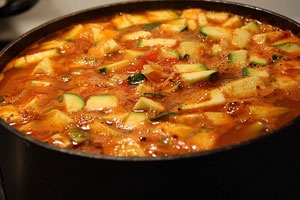 Овощное рагу с капустой, картофелем и кабачками Овощное рагу с капустой, картофелем и кабачками