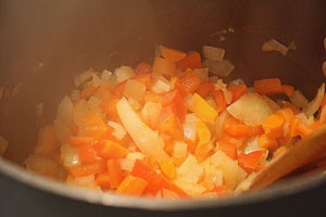 Овощное рагу с капустой, картофелем и кабачками Овощное рагу с капустой, картофелем и кабачками
