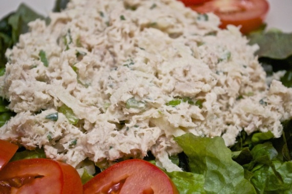 Салат с яйцами и печенью трески Салат с яйцами и печенью трески