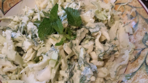 Салат с яйцом и капустой Салат с яйцом и капустой