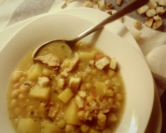Гороховый суп с копченой курицей Гороховый суп с копченой курицей