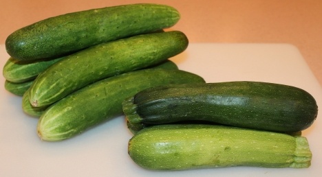 Маринованные кабачки с огурцами Маринованные кабачки с огурцами