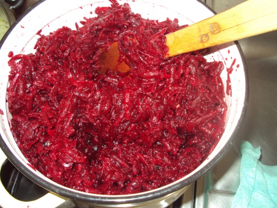 Салат из свеклы и моркови на зиму Салат из свеклы и моркови на зиму