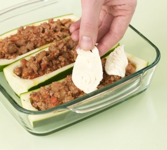 Кабачки, фаршированные фаршем Кабачки, фаршированные фаршем