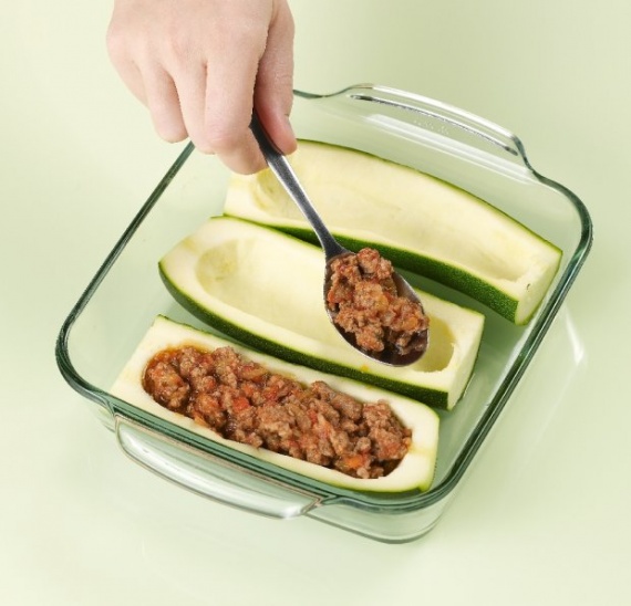 Кабачки, фаршированные фаршем Кабачки, фаршированные фаршем