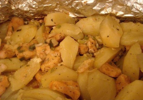 Мясо с картошкой в фольге в духовке Мясо с картошкой в фольге в духовке