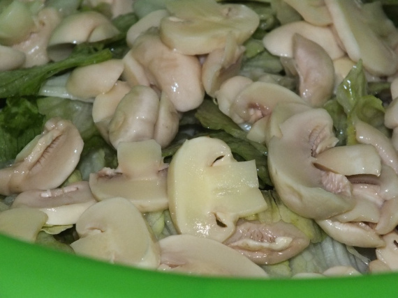 Салат с грибами и сыром фета Салат с грибами и сыром фета