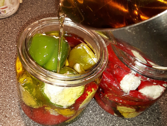 Перцы, фаршированные сыром фета Перцы, фаршированные сыром фета