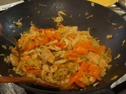Куриные грудки с овощами и соевым соусом Куриные грудки с овощами и соевым соусом