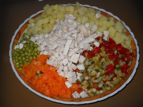 Праздничный салат с курицей Праздничный салат с курицей