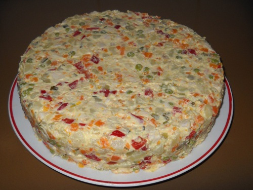 Праздничный салат с курицей Праздничный салат с курицей