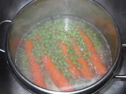 Праздничный салат с курицей Праздничный салат с курицей