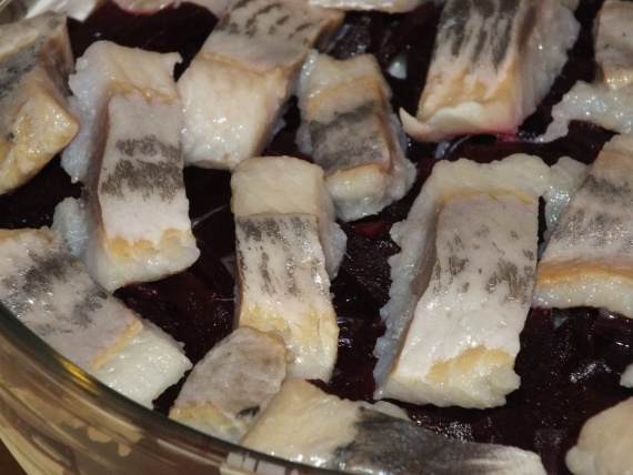 Сельдь со свеклой Сельдь со свеклой