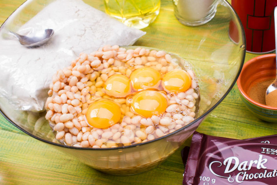 Брауни из фасоли с орехами Брауни из фасоли с орехами