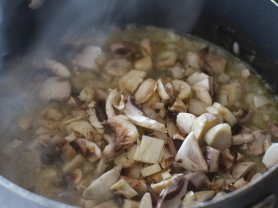 Курица с грибами и рисом Курица с грибами и рисом