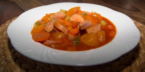 Солянка с колбасками