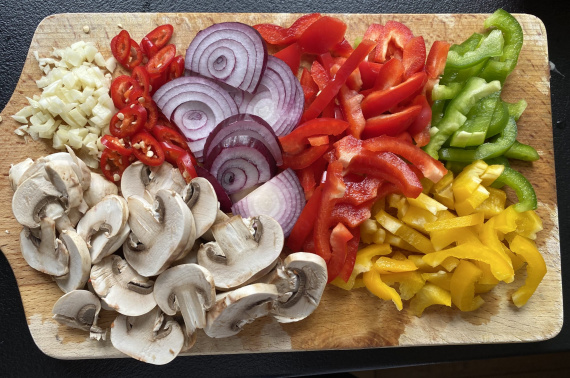 Рисовая лапша со свининой и овощами Рисовая лапша со свининой и овощами