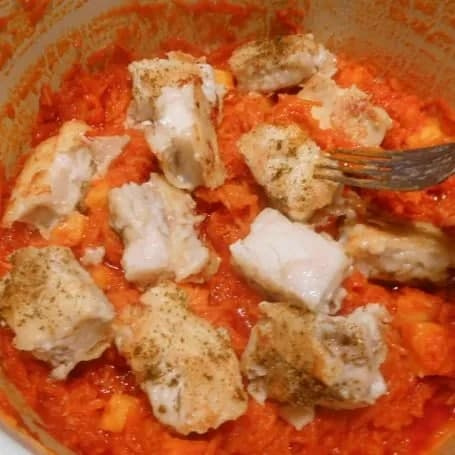 Рыба по-гречески с ананасом
