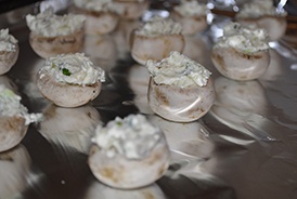 Шампиньоны, фаршированные сыром Шампиньоны, фаршированные сыром