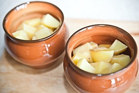 Картошка, курица и грибы в горшочке Картошка, курица и грибы в горшочке