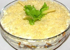 Салат слоеный с курицей и грибами Салат слоеный с курицей и грибами