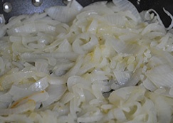Салат слоеный с курицей и грибами Салат слоеный с курицей и грибами
