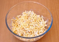 Салат слоеный с курицей и грибами Салат слоеный с курицей и грибами