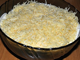 Салат с грибами, курицей, яйцами и сыром Салат с грибами, курицей, яйцами и сыром