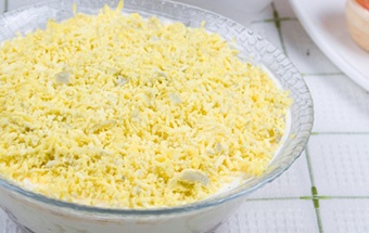 Салат с копченым окорочком и корейской морковью Салат с копченым окорочком и корейской морковью